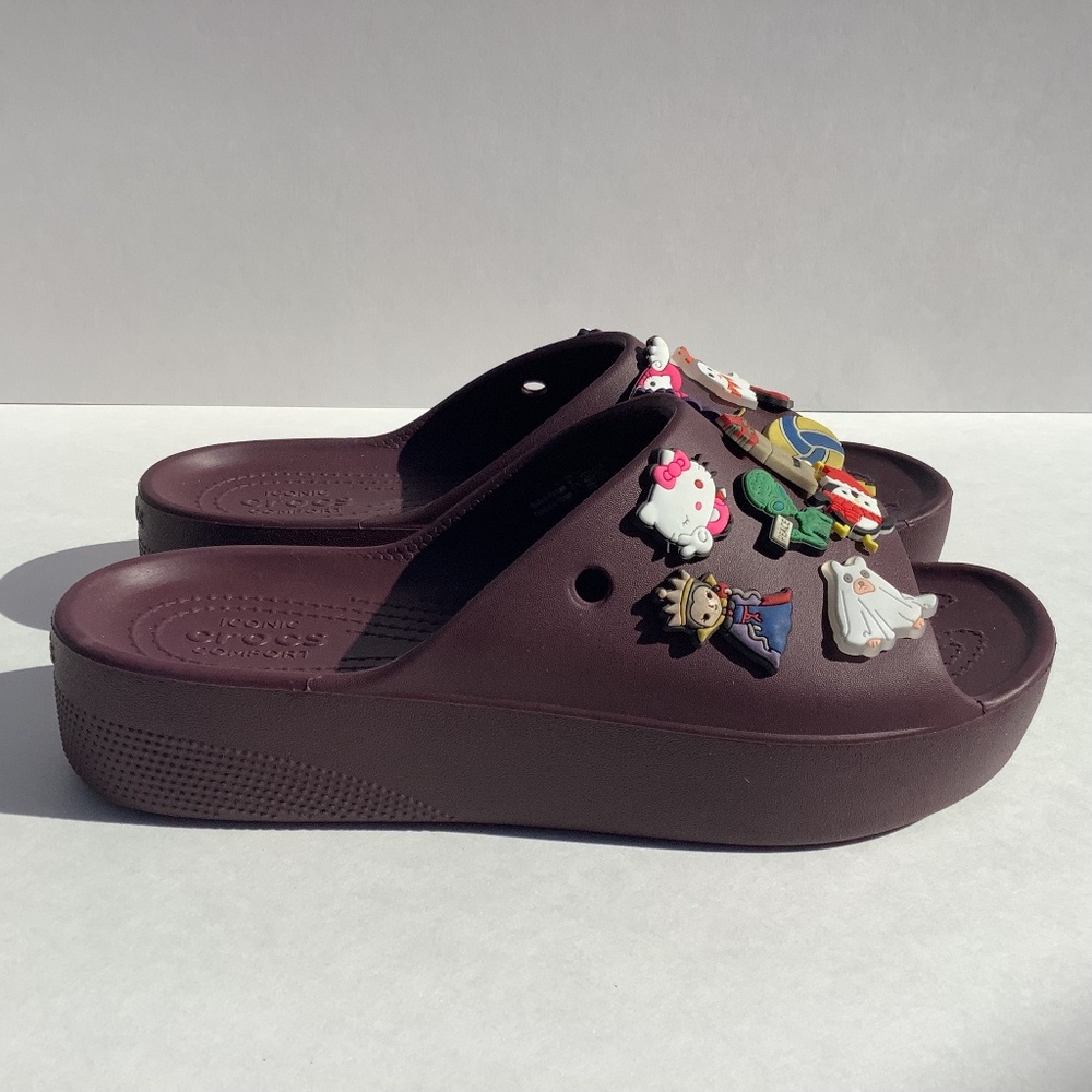 Crocs Burgundy Classic Platform Slide , 17 Jibbitz, Size 7.